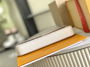 Louis Vuitton Handbag M14968