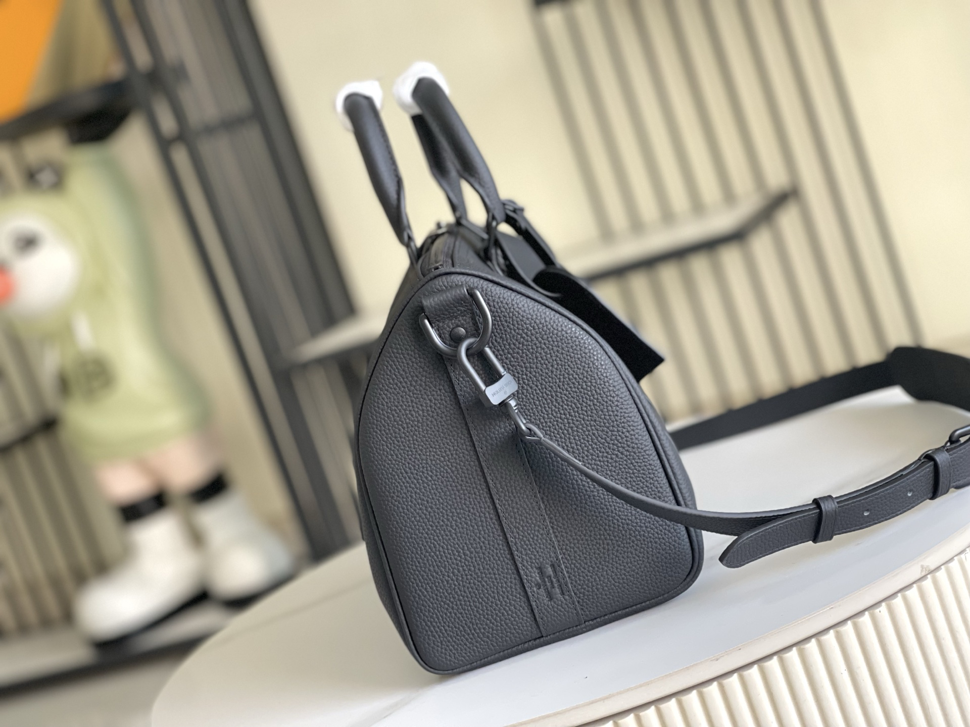 Louis Vuitton Handbag M15249