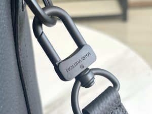 Louis Vuitton Handbag M15249