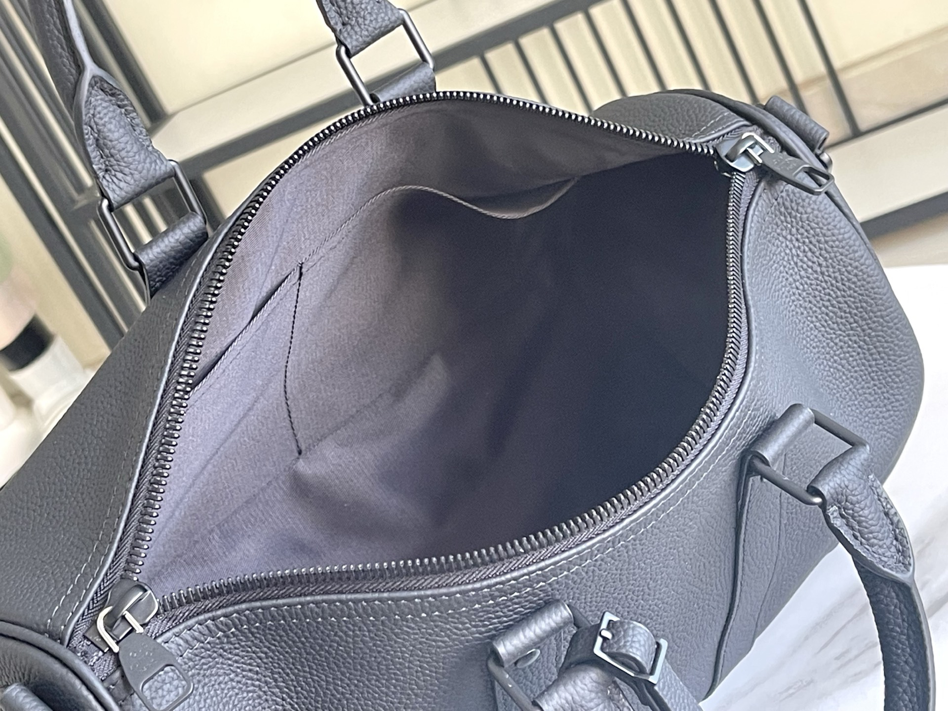 Louis Vuitton Handbag M15249
