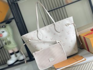 Louis Vuitton Handbag M14285