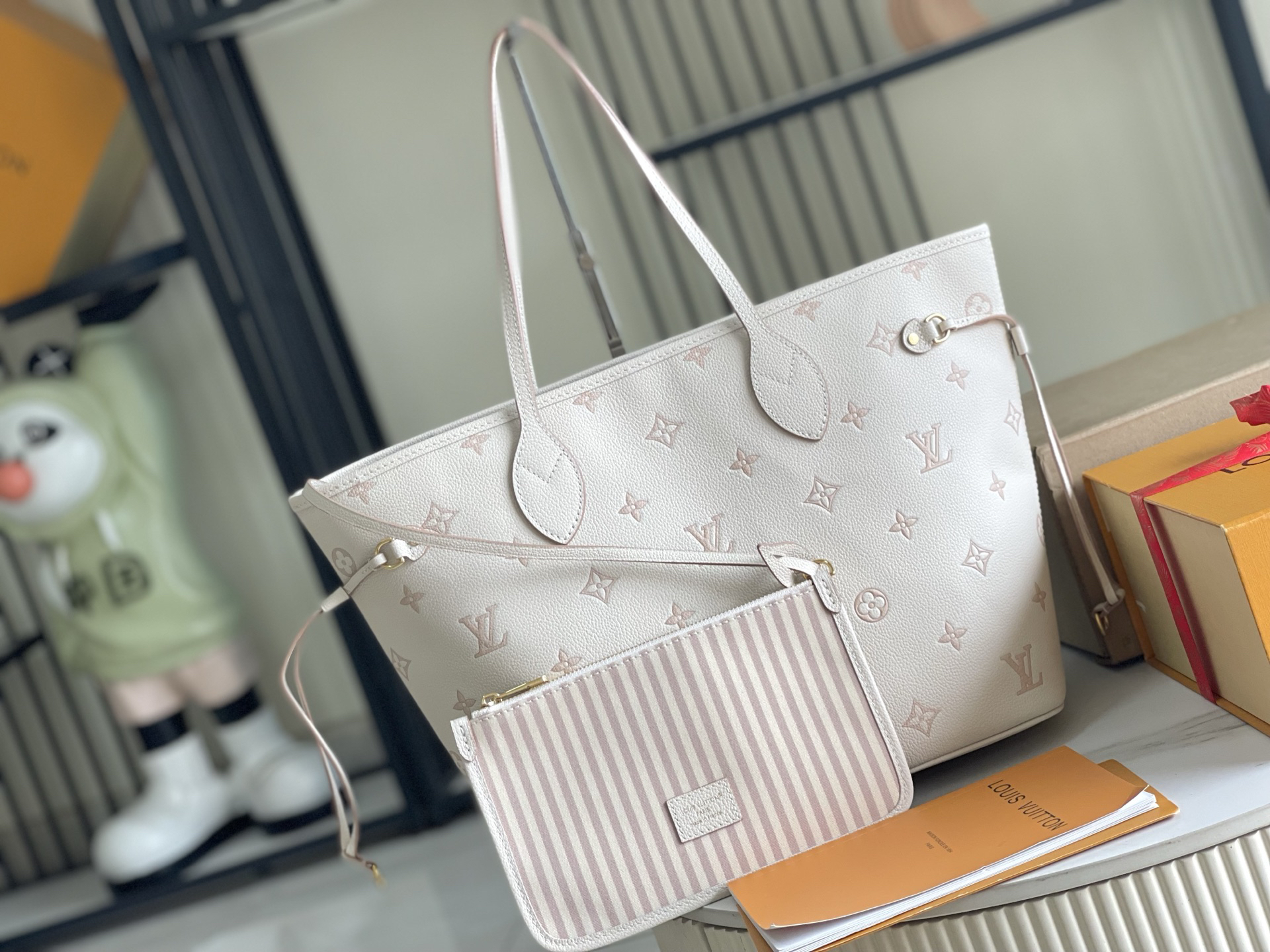 Louis Vuitton Handbag M14285