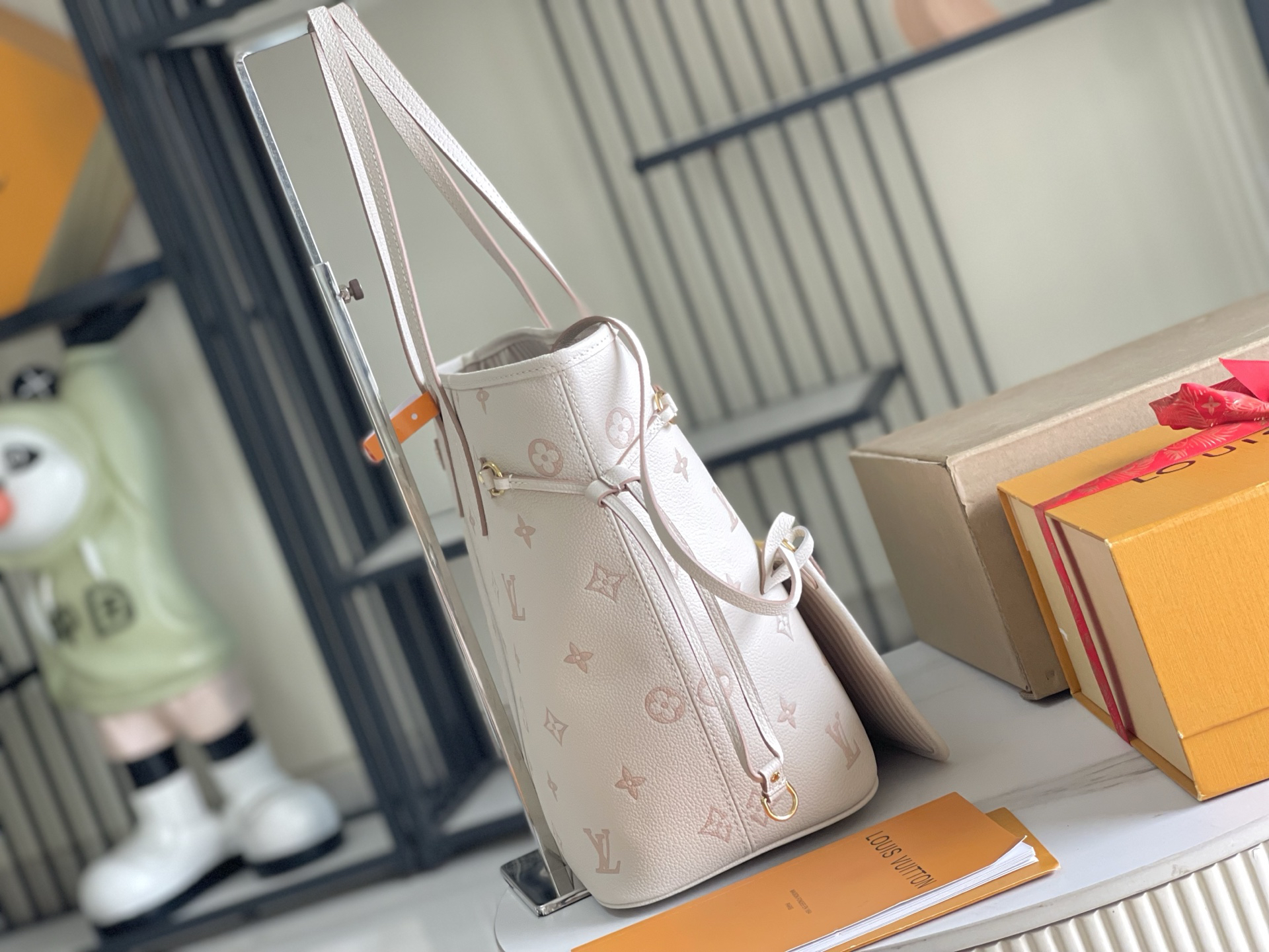 Louis Vuitton Handbag M14285