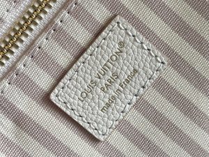 Louis Vuitton Handbag M14285