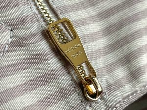 Louis Vuitton Handbag M14285