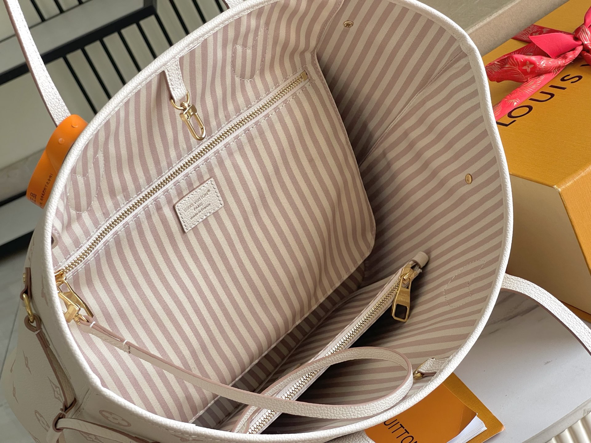 Louis Vuitton Handbag M14285