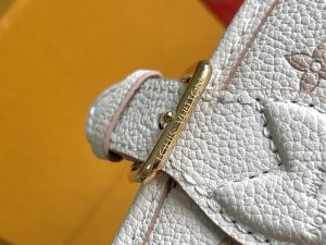 Louis Vuitton Handbag M13642