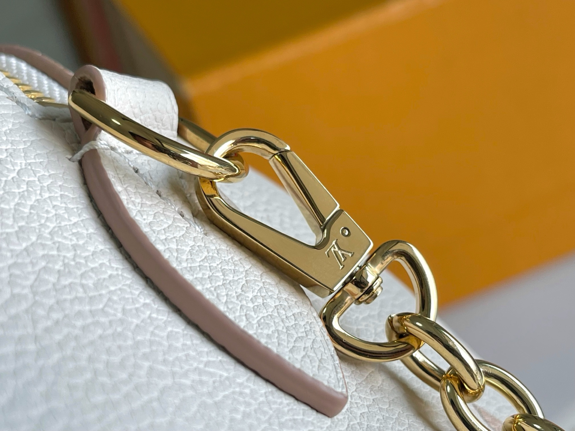 Louis Vuitton Handbag M14291