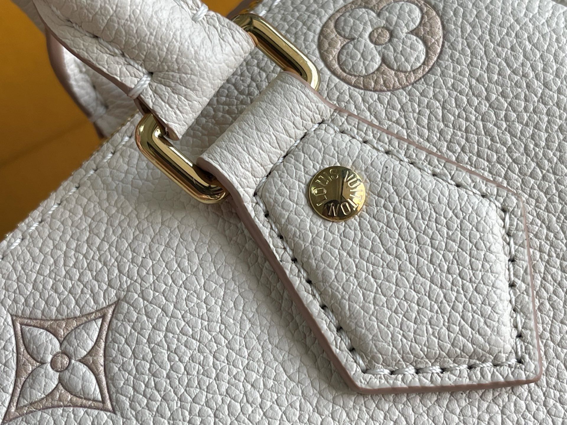 Louis Vuitton Handbag M14291