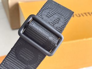 Louis Vuitton Handbag M28781