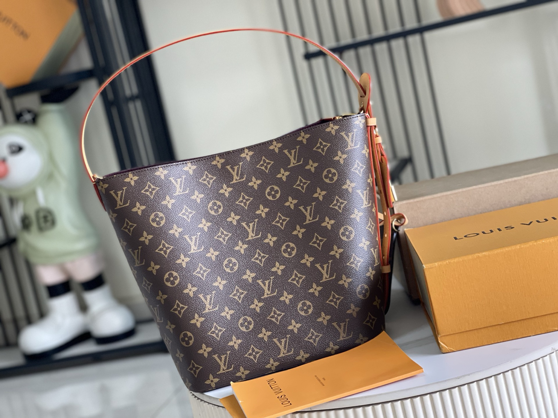 Louis Vuitton Handbag M12926