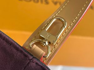 Louis Vuitton Handbag M12926