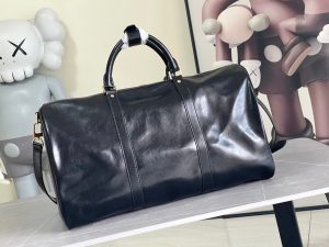 Louis Vuitton Handbag M15300