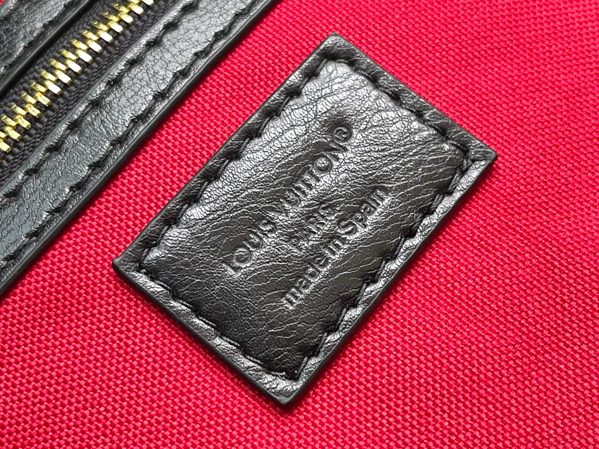 Louis Vuitton Handbag M15300