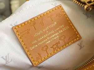 Louis Vuitton Shoulder Bag M27994