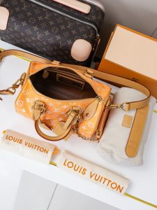 Louis Vuitton Handbag M13912