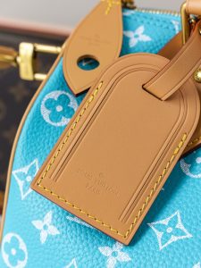 Louis Vuitton Handbag M11561