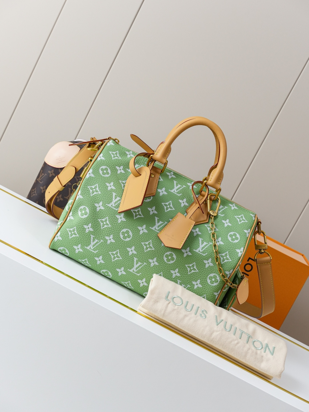 Louis Vuitton Handbag M14064
