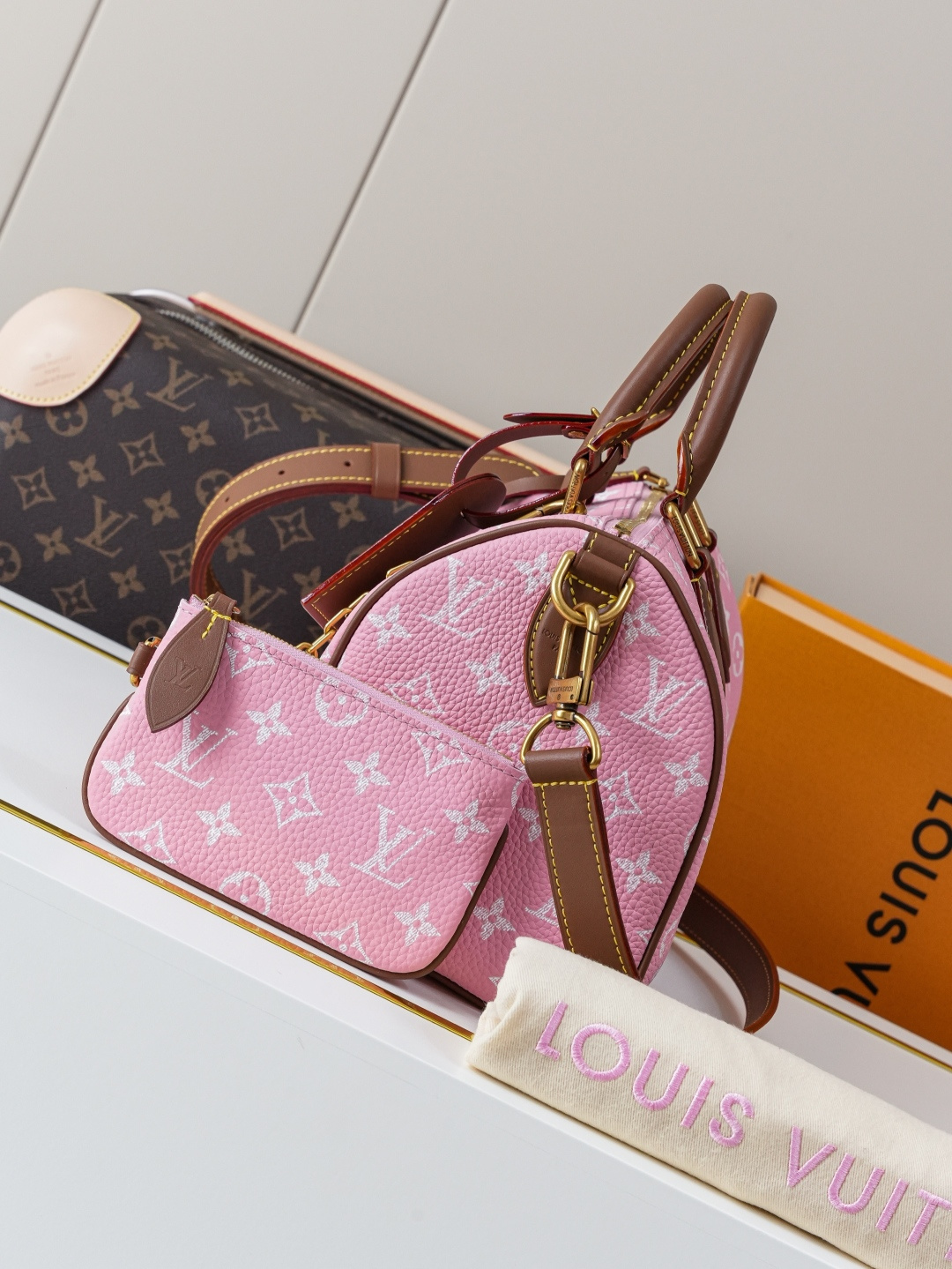 Louis Vuitton Handbag M15279