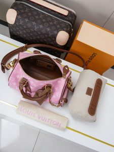 Louis Vuitton Handbag M15279