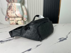 Louis Vuitton Rush Card Holder M47058 in Black