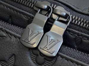 Louis Vuitton Rush Card Holder M47058 in Black