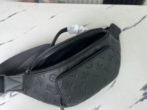 Louis Vuitton Rush Card Holder M47058 in Black