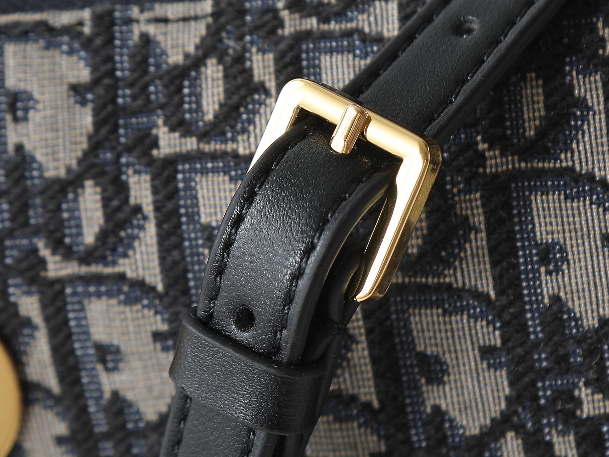 Handbag 3202 in Black
