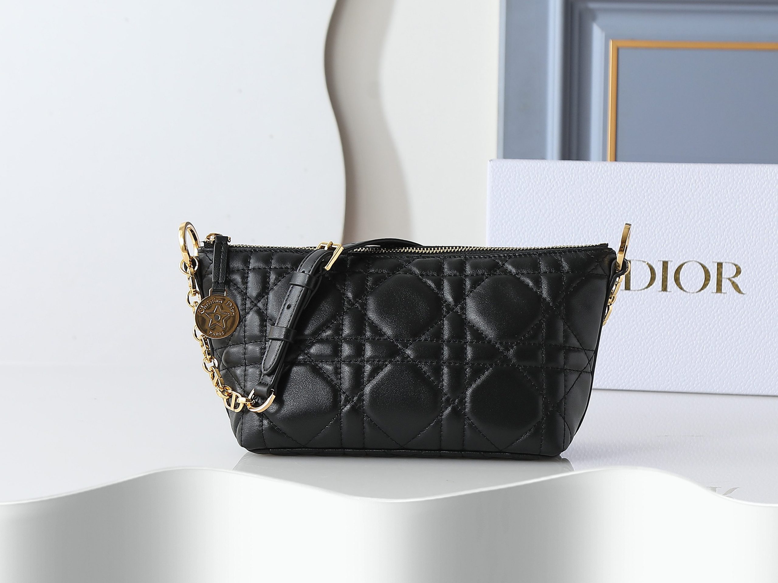 Handbag 3202 in Black