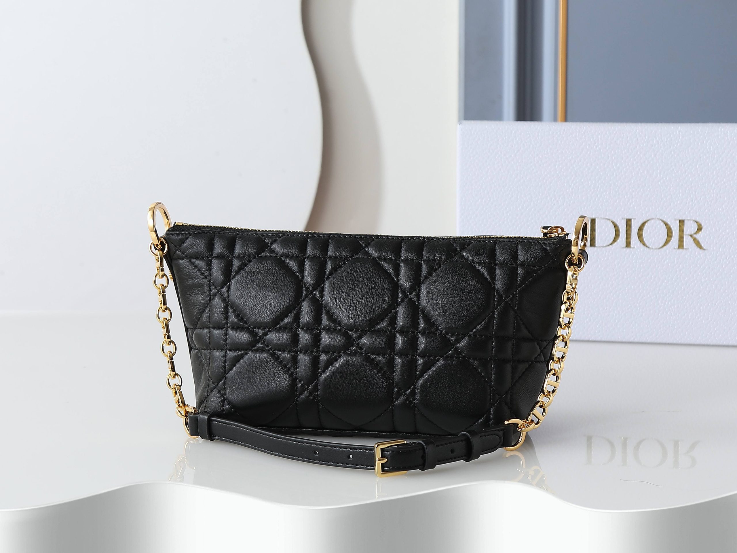 Handbag 3202 in Black