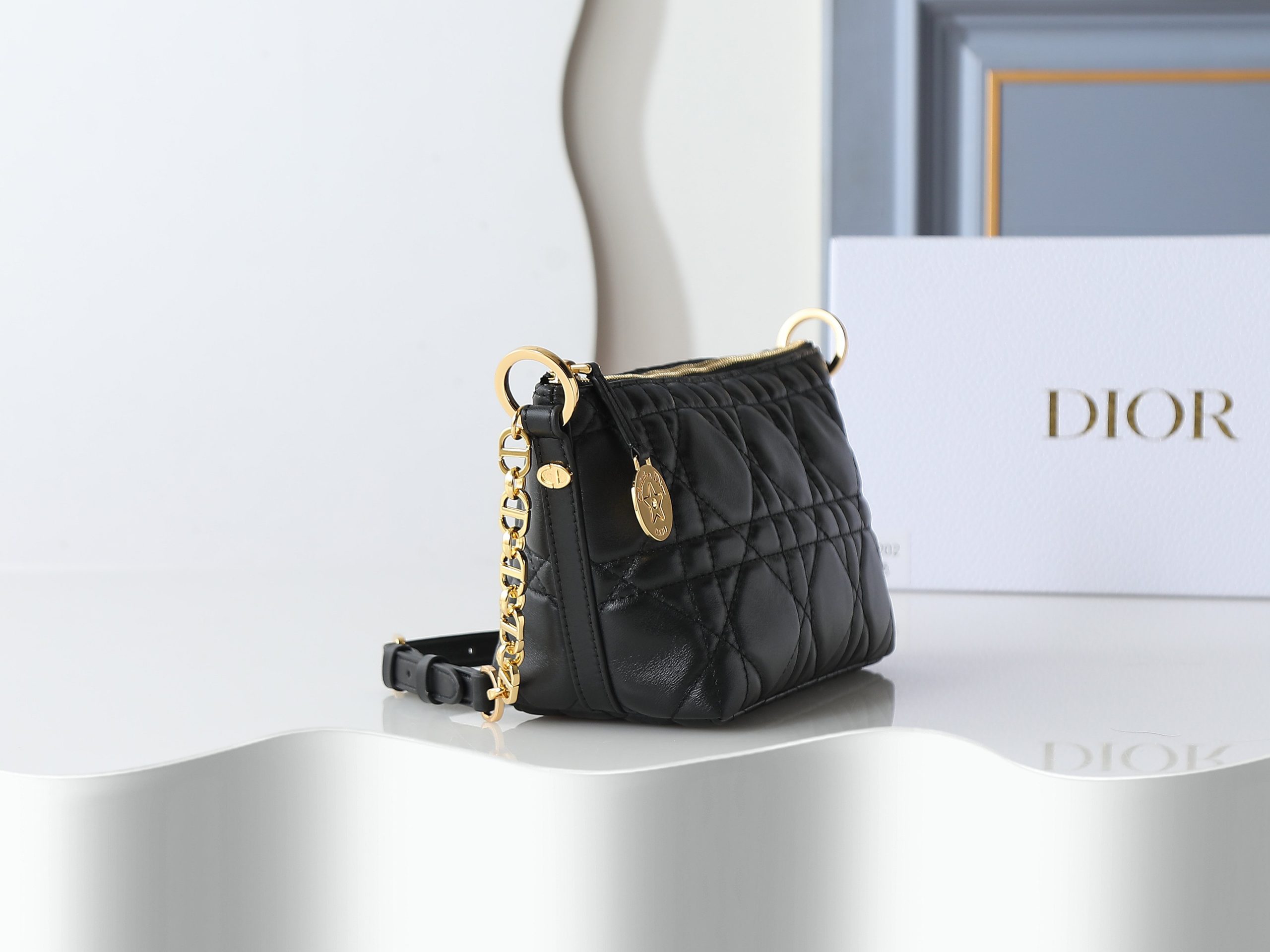 Handbag 3202 in Black