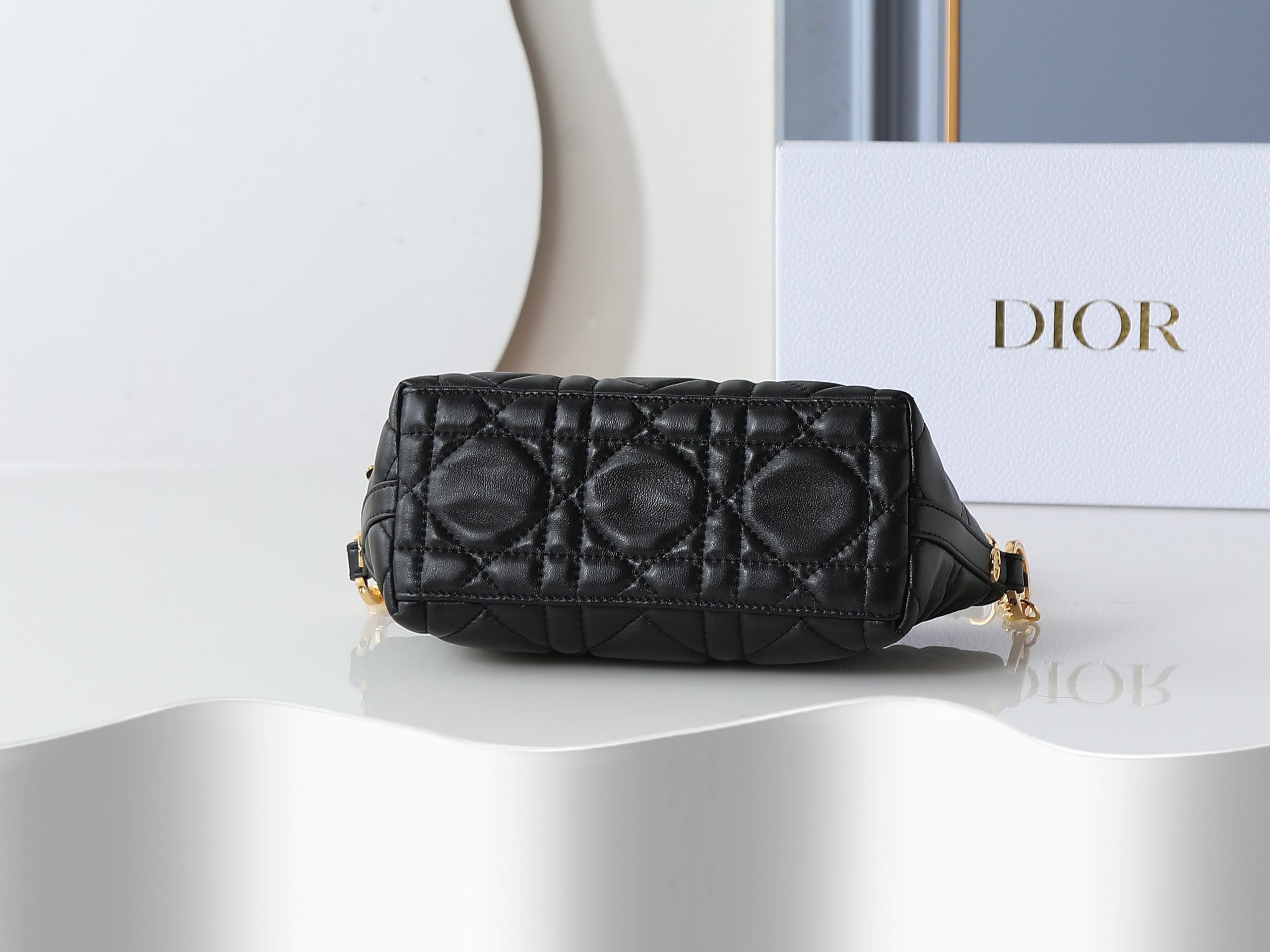 Handbag 3202 in Black
