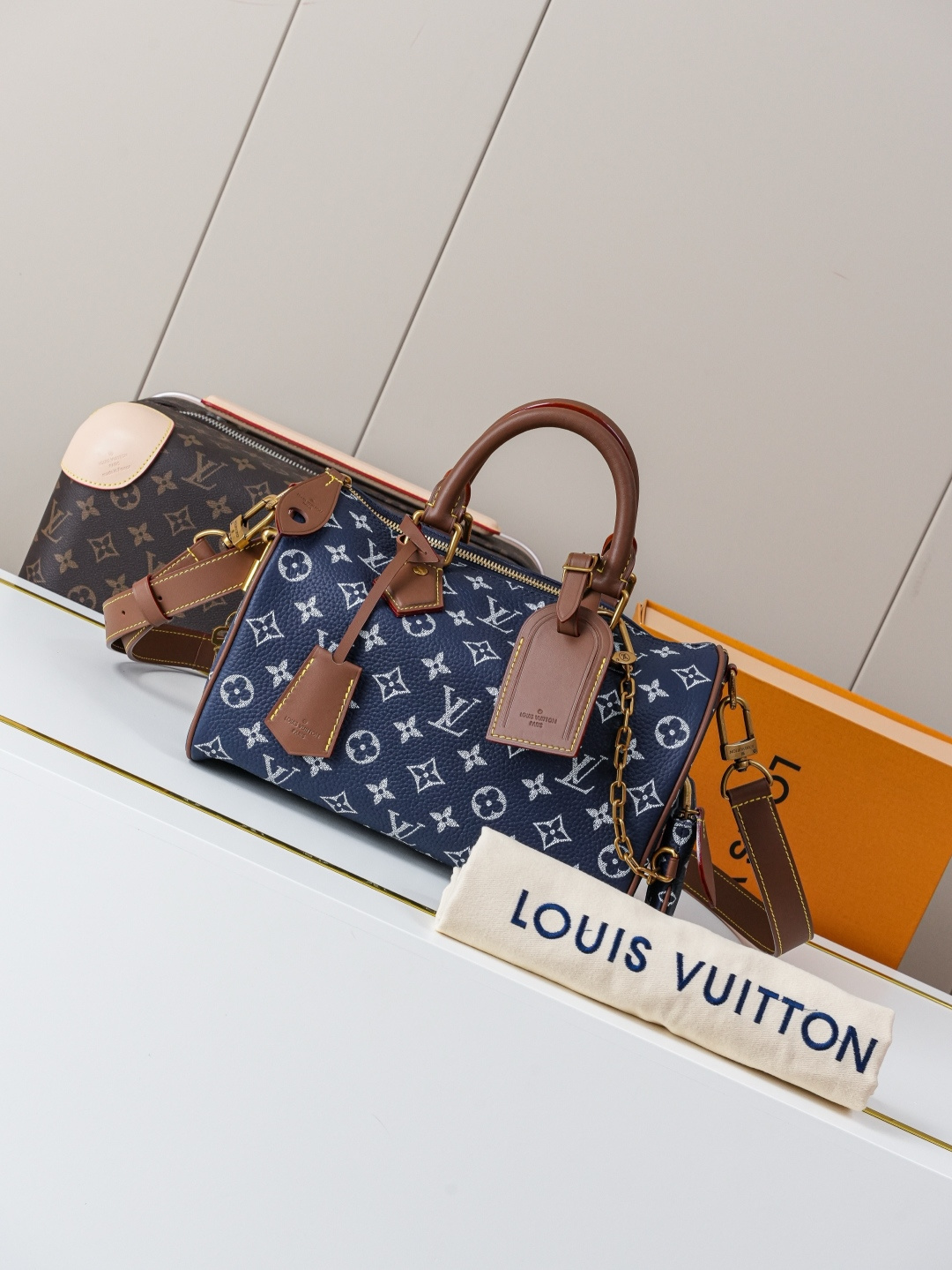Louis Vuitton Handbag M15278