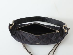 Chanel Shoulder Bag 5094 in Denim