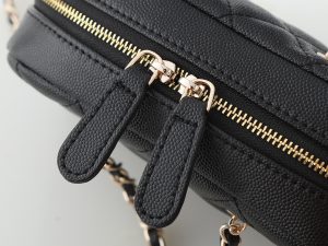 Chanel Shoulder Bag 5092 in Black