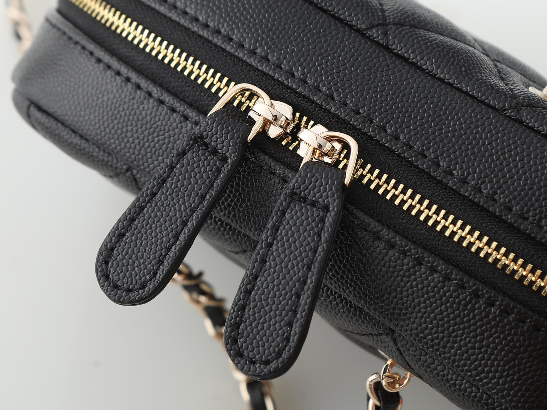 Chanel Shoulder Bag 5092 in Black