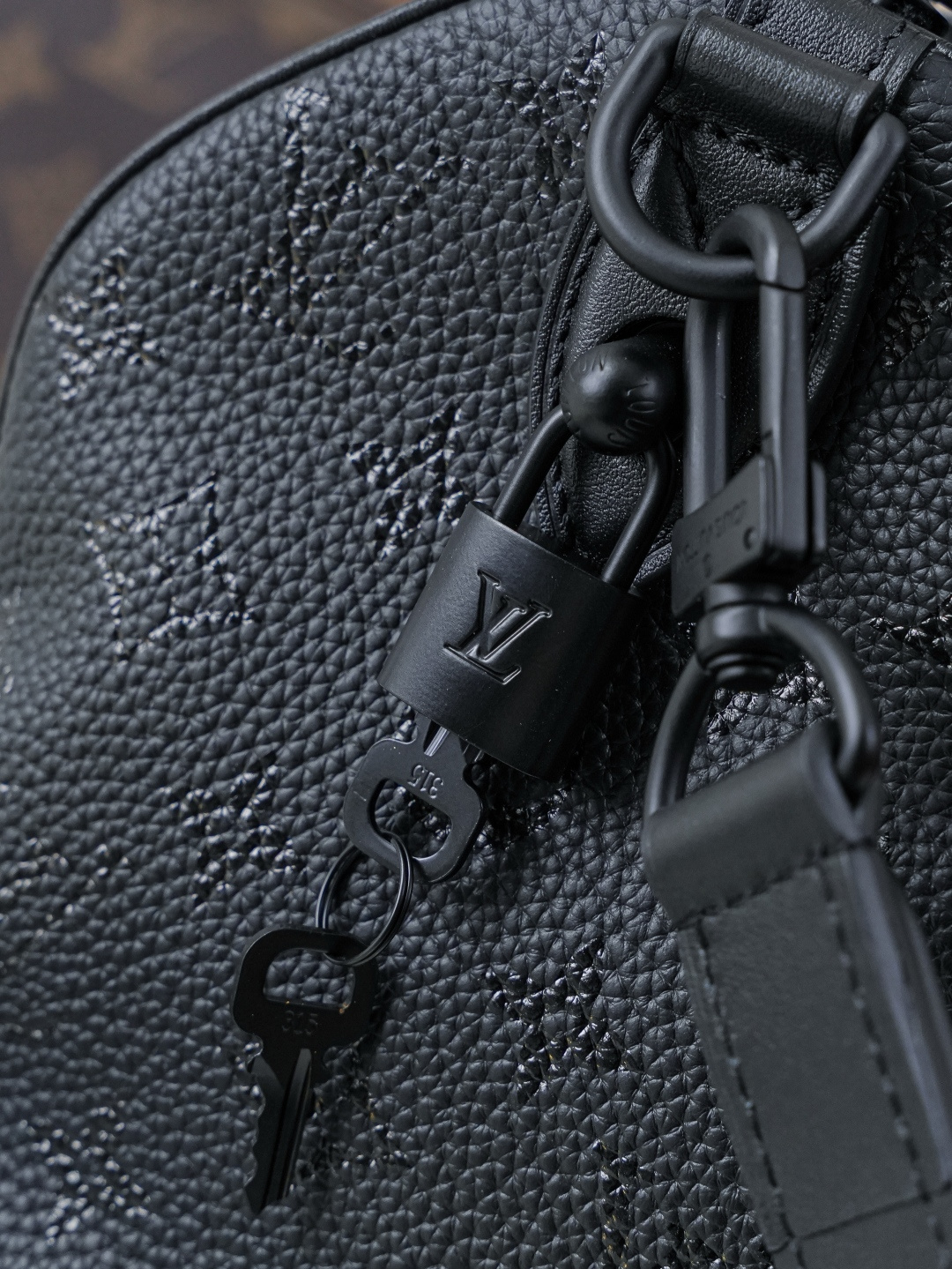 Louis Vuitton Handbag M24426