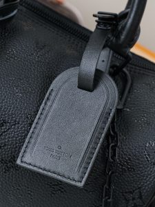 Louis Vuitton Handbag M24426
