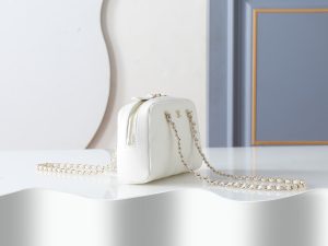 Chanel Shoulder Bag 5092 in White