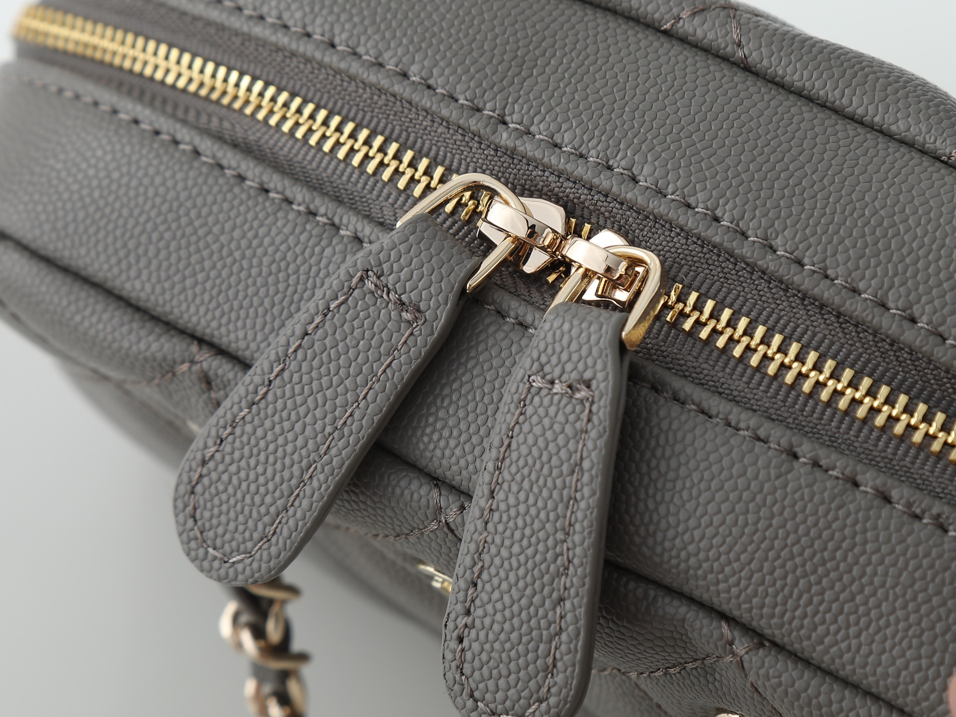 Chanel Shoulder Bag 5092 in Grey