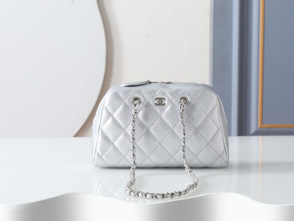 Chanel Shoulder Bag 5092