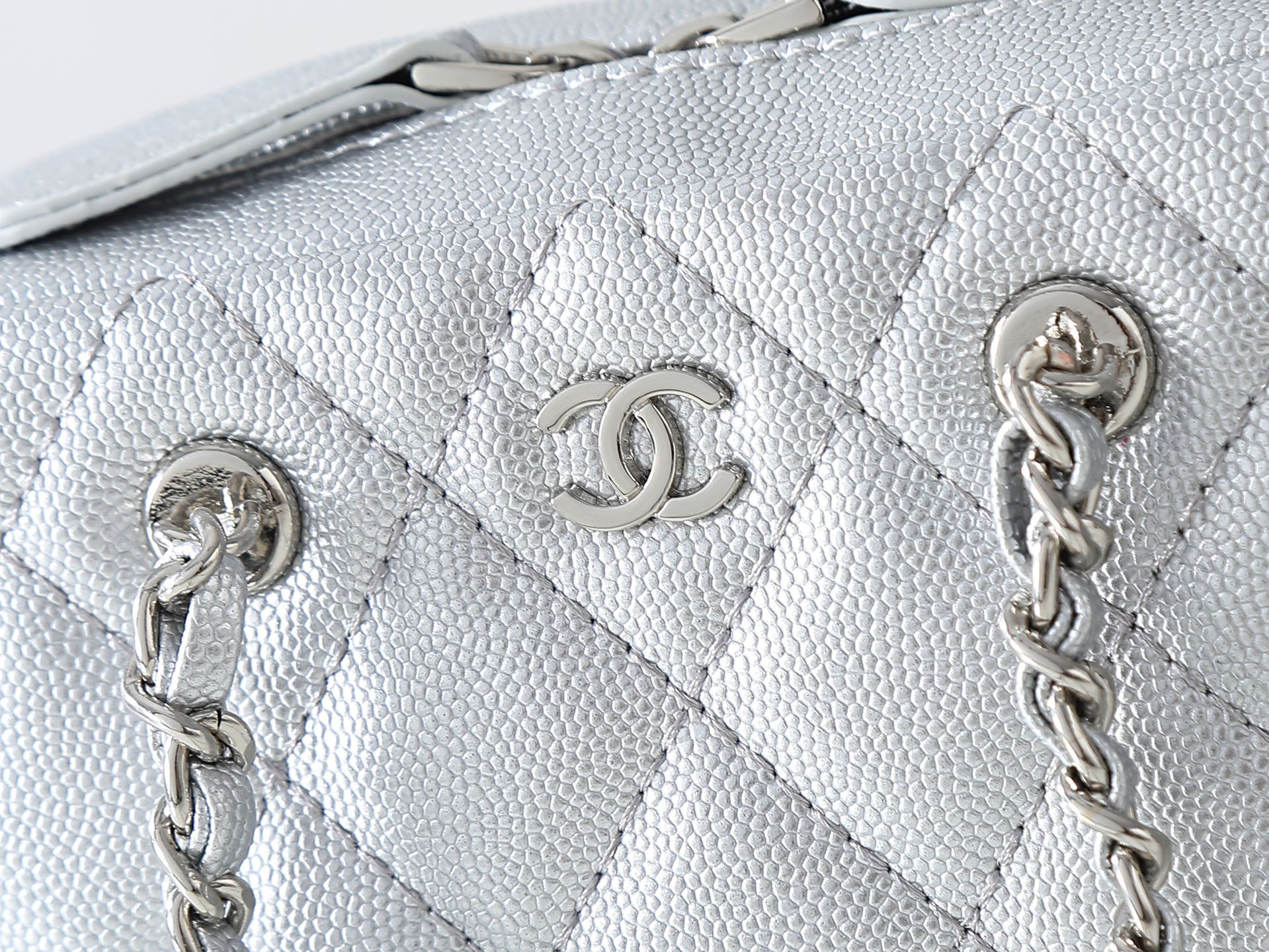 Chanel Shoulder Bag 5092
