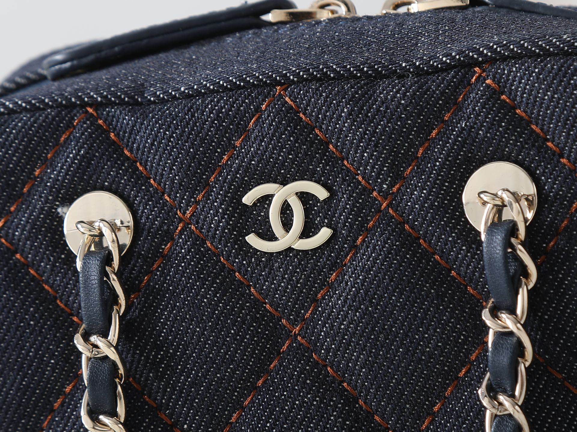 Chanel Shoulder Bag 5092 in Denim