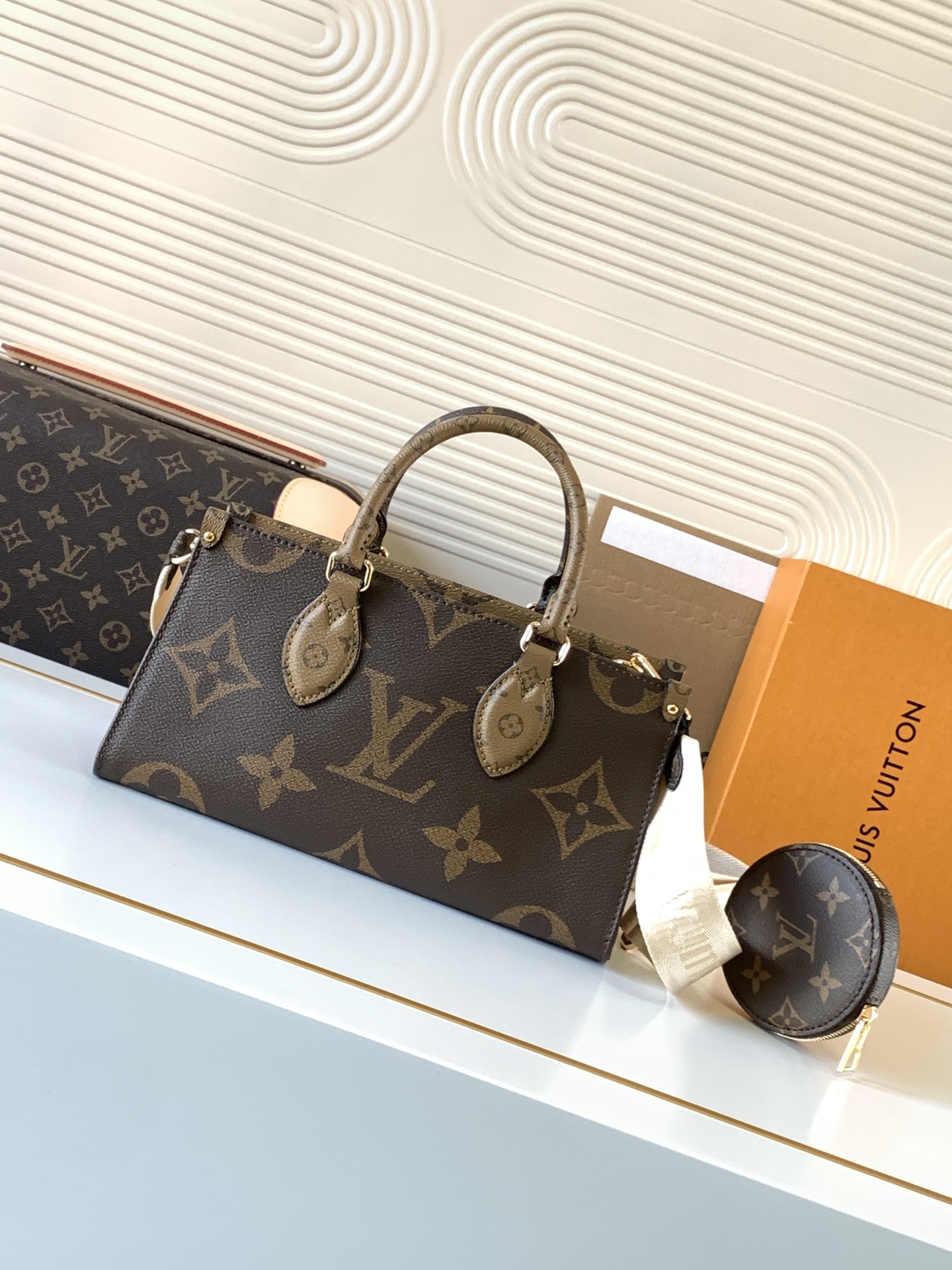 Louis Vuitton Tote Bag M46653