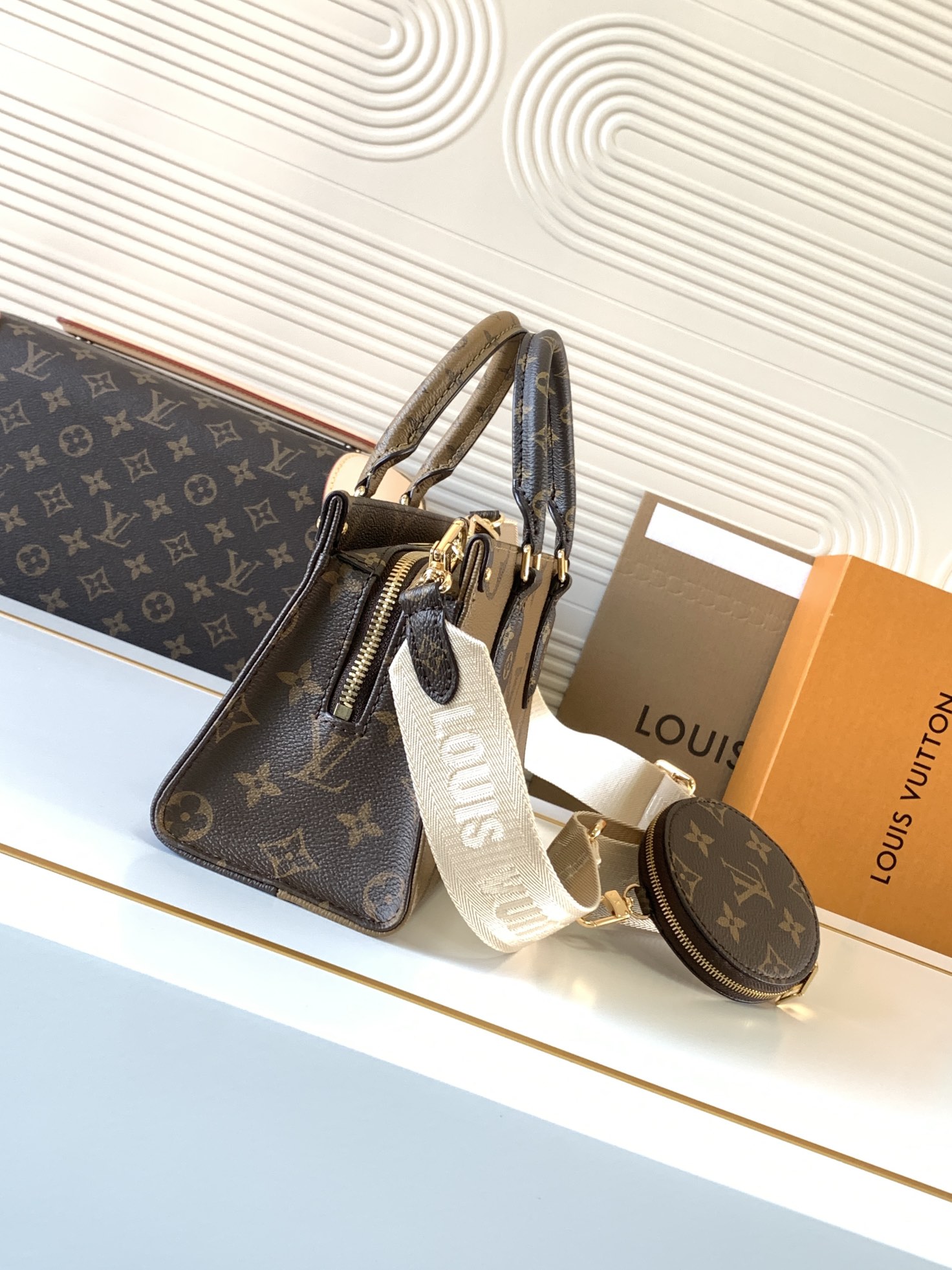 Louis Vuitton Tote Bag M46653