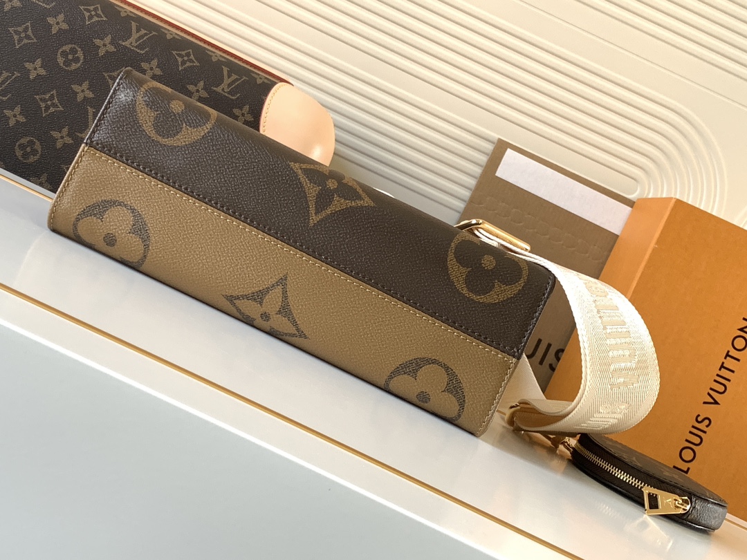 Louis Vuitton Tote Bag M46653