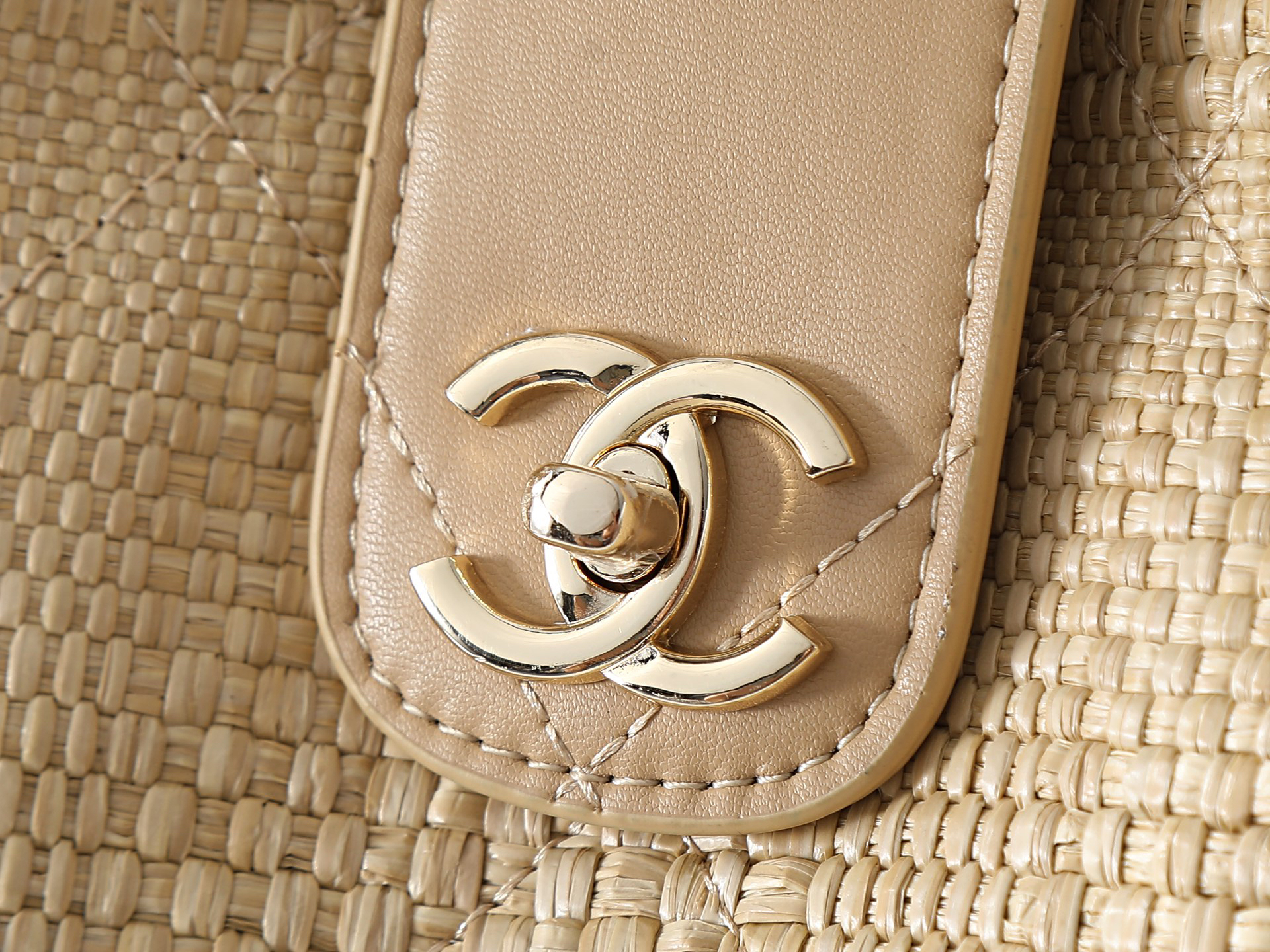 Shoulder Bag 6095 in Beige
