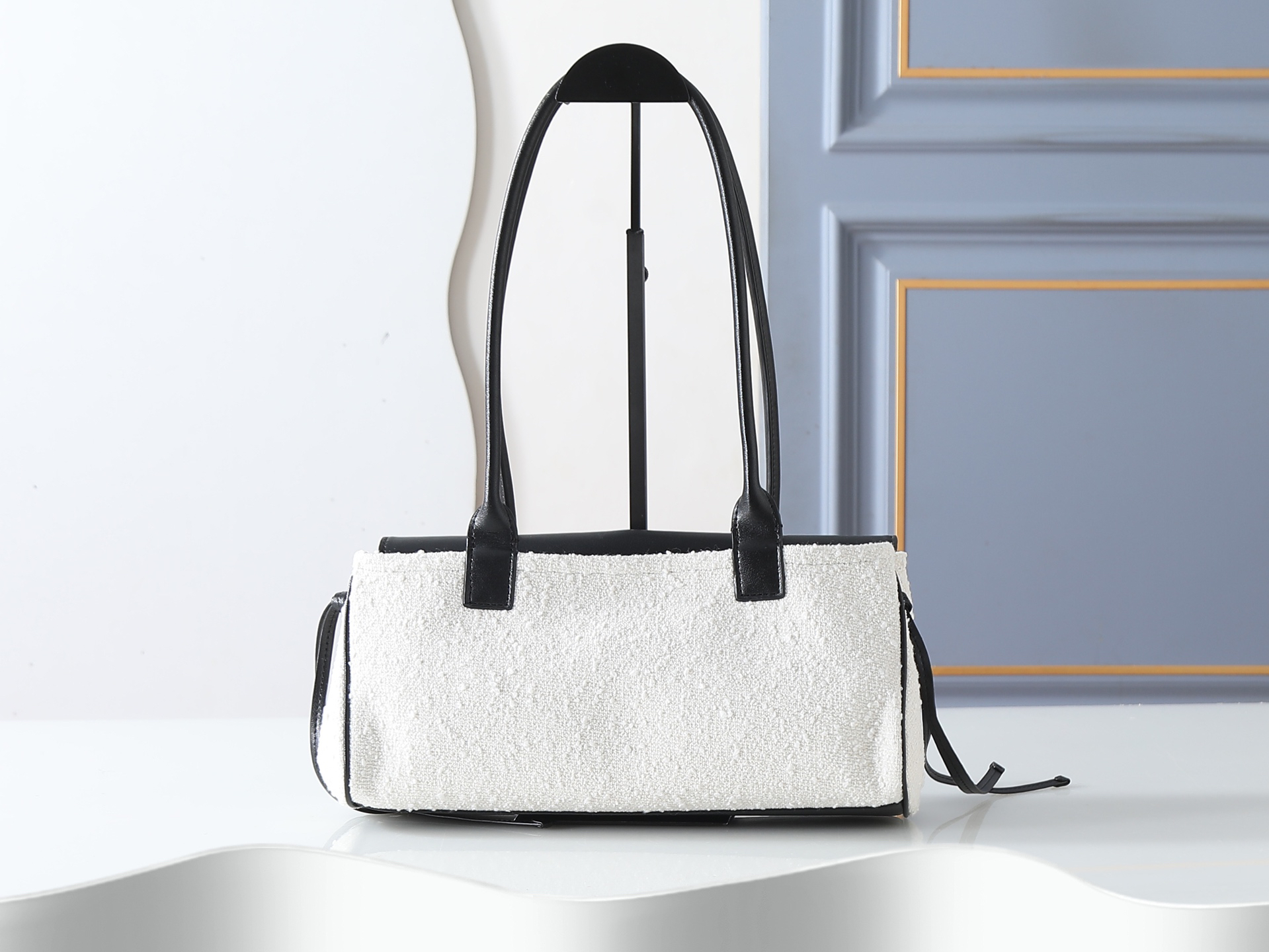 Chanel Shoulder Bag 6288 in White