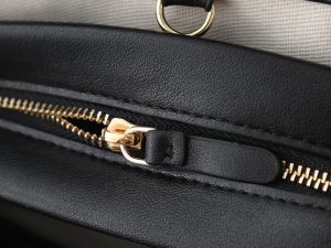 Chanel Shoulder Bag 6288 in White