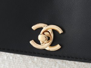 Chanel Shoulder Bag 6288 in White